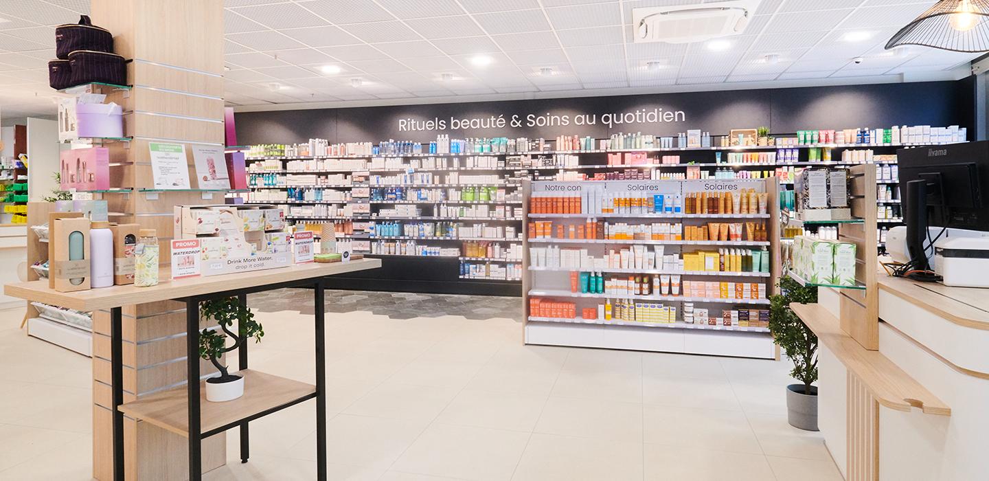 création mobilier transfert aménagement réagencement agencement aménagement relooking bois métal espace enfant maman bébé beauté nature soins bio espaces confidentiels cabine essayage vaccination pharmacie officine surface de vente espace d'attente back office orthopédie comptoir linéaires décoration travaux jbcc agenceur jbcc agencement