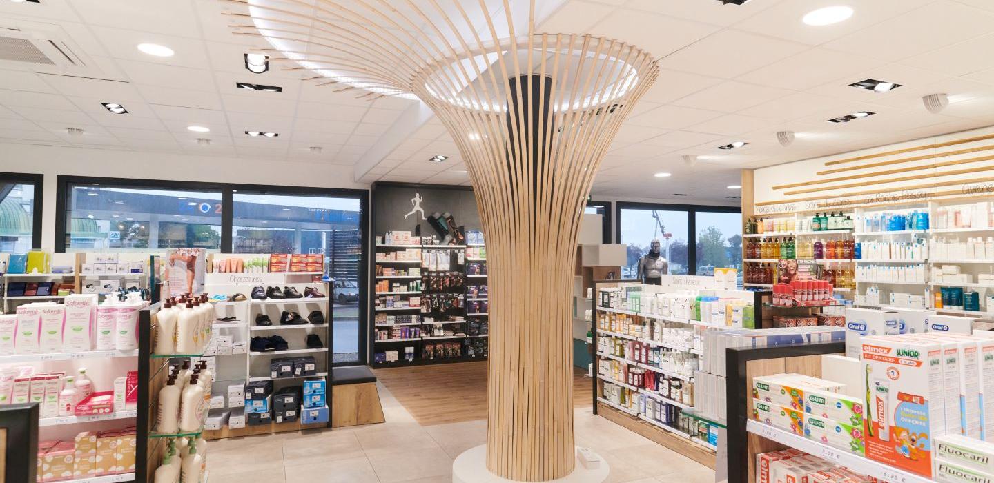 création mobilier transfert réagencement agencement aménagement relooking bois métal espace enfant maman bébé beauté univers nature soins bio espaces confidentiels cabine essayage vaccination pharmacie officine surface de vente espace d'attente back office herboristerie tisanerie aromathérapie mad orthopédie comptoir linéaires décoration travaux sur-mesure fabrication française made in france coiffure optique JBCC jbcc agenceur 