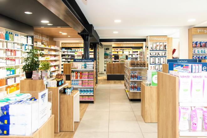 agencement aménagement réagencement relooking transfert création pharmacie officine surface de vente espace d'attente back office espace maman bébé beauté herboristerie tisanerie aromathérapie soins bio nature mad cabine vaccination orthopédie mobilier comptoir linéaires décoration travaux fabrication française agenceur. Découvrez nos réalisations ici https://www.jbcc-agenceur.com/nos-realisations