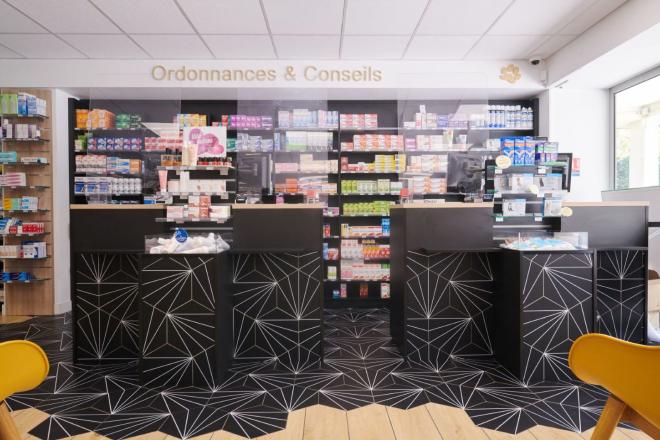 relooking agrandissement pharmacie création agencement transfert jbcc agenceur made in France