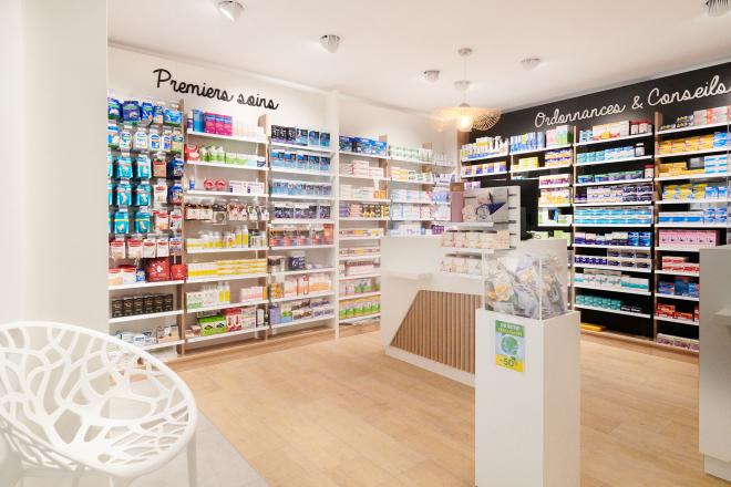 création mobilier transfert aménagement réagencement agencement aménagement relooking bois métal espace enfant maman bébé beauté nature soins bio espaces confidentiels cabine essayage vaccination pharmacie officine surface de vente espace d'attente back office orthopédie comptoir linéaires décoration travaux jbcc agenceur jbcc agencement