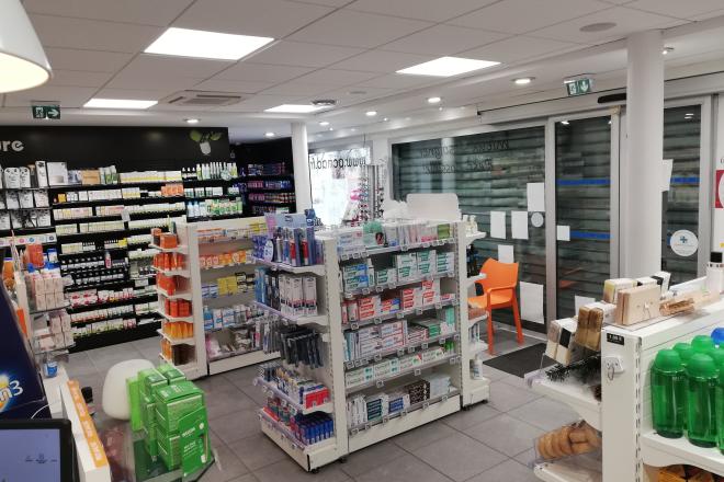 création mobilier transfert aménagement réagencement agencement aménagement relooking bois métal espace enfant maman bébé beauté nature soins bio espaces confidentiels cabine essayage vaccination pharmacie officine surface de vente espace d'attente back office orthopédie comptoir linéaires décoration travaux jbcc agenceur jbcc agencement