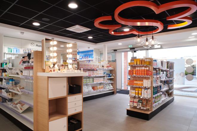 création mobilier transfert aménagement réagencement agencement aménagement relooking bois métal espace enfant maman bébé beauté nature soins bio espaces confidentiels cabine essayage vaccination pharmacie officine surface de vente espace d'attente back office orthopédie comptoir linéaires décoration travaux jbcc agenceur jbcc agencement