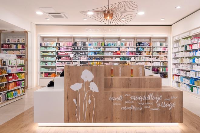 Agencement pharmacie blanc bois beauté