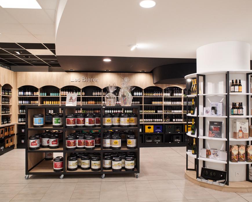 Aménagement personnalisé, mobilier sur mesure, design intérieur, espace de travail, stockage optimisé, zones de service, ergonomie,  matériaux durables, espaces de réunion, zones de stockage, mobilier urbain, espaces de coworking, mobilier industriel, espaces de vente, mobilier de bureau, espaces de production, mobilier extérieur, espaces de loisirs, mobilier de magasin.