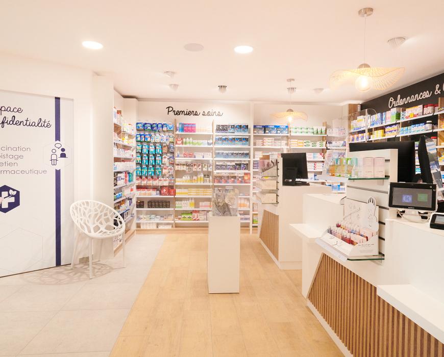 création mobilier transfert aménagement réagencement agencement aménagement relooking bois métal espace enfant maman bébé beauté nature soins bio espaces confidentiels cabine essayage vaccination pharmacie officine surface de vente espace d'attente back office orthopédie comptoir linéaires décoration travaux jbcc agenceur jbcc agencement