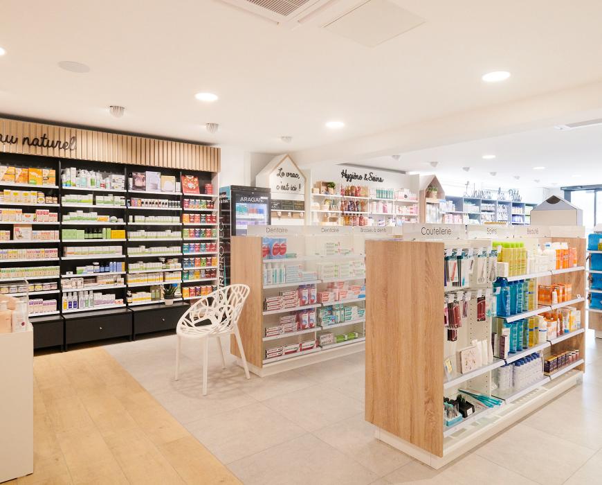création mobilier transfert aménagement réagencement agencement aménagement relooking bois métal espace enfant maman bébé beauté nature soins bio espaces confidentiels cabine essayage vaccination pharmacie officine surface de vente espace d'attente back office orthopédie comptoir linéaires décoration travaux jbcc agenceur jbcc agencement