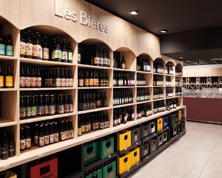 Aménagement personnalisé, mobilier sur mesure, design intérieur, espace de travail, stockage optimisé, zones de service, ergonomie,  matériaux durables, espaces de réunion, zones de stockage, mobilier urbain, espaces de coworking, mobilier industriel, espaces de vente, mobilier de bureau, espaces de production, mobilier extérieur, espaces de loisirs, mobilier de magasin.