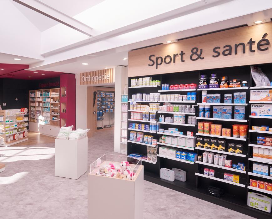 agencement pharmacie blanc bois noir