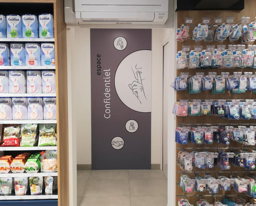  réagencement agrandissement relooking pharmacie bois blanc noir comptoir ecran de protection jbcc agenceur transfert creation relooking pharmacie magasin d'optique de coiffure et surfaces de vente