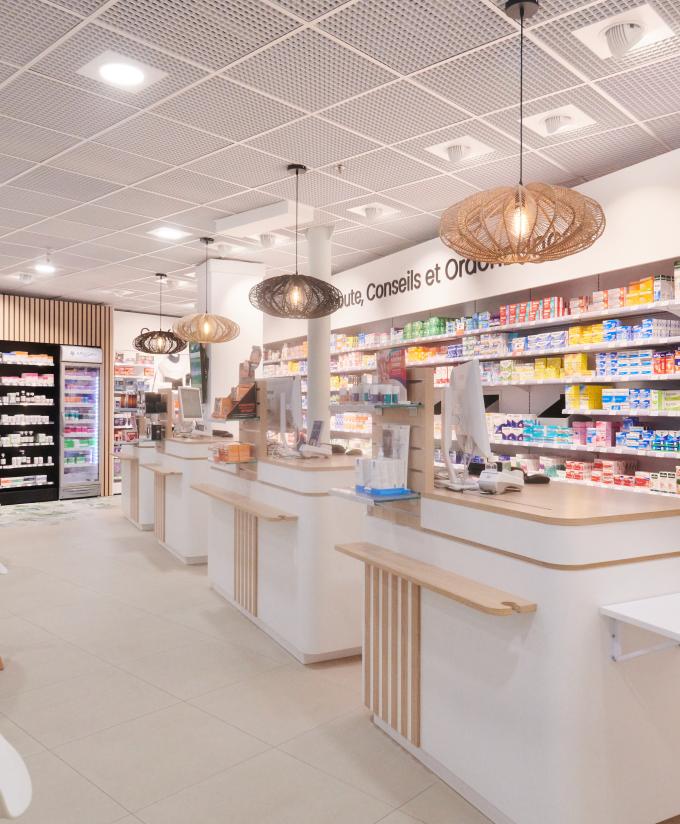création mobilier transfert aménagement réagencement agencement aménagement relooking bois métal espace enfant maman bébé beauté nature soins bio espaces confidentiels cabine essayage vaccination pharmacie officine surface de vente espace d'attente back office orthopédie comptoir linéaires décoration travaux jbcc agenceur jbcc agencement