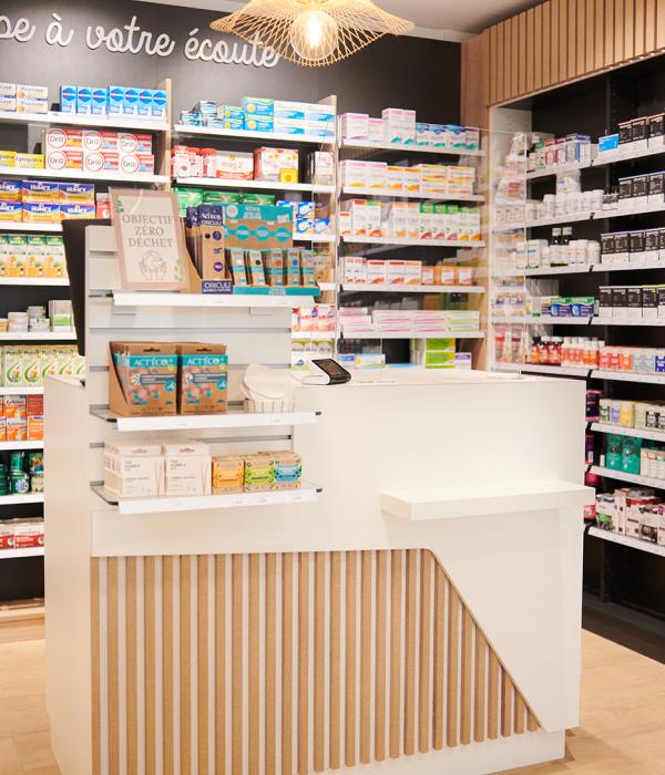 création mobilier transfert aménagement réagencement agencement aménagement relooking bois métal espace enfant maman bébé beauté nature soins bio espaces confidentiels cabine essayage vaccination pharmacie officine surface de vente espace d'attente back office orthopédie comptoir linéaires décoration travaux jbcc agenceur jbcc agencement