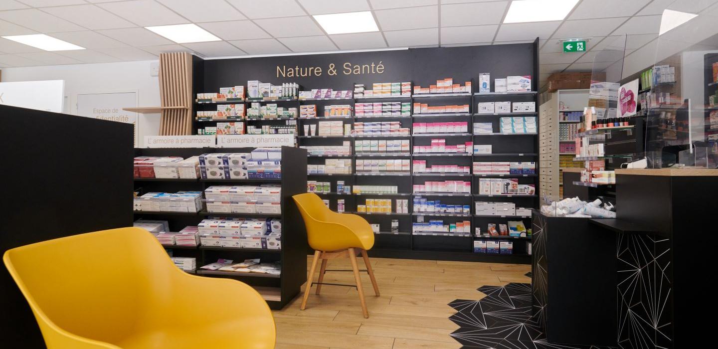 relooking agrandissement pharmacie création agencement transfert jbcc agenceur made in France