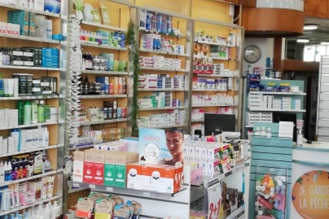 meubles sur mesure pharmacie agencement jbcc moderne tendance coloré