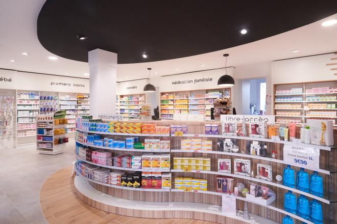 création mobilier transfert réagencement agencement aménagement relooking bois métal espace enfant maman bébé beauté univers nature soins bio espaces confidentiels cabine essayage vaccination pharmacie officine surface de vente espace d'attente back office herboristerie tisanerie aromathérapie mad orthopédie comptoir linéaires décoration travaux sur-mesure fabrication française made in france coiffure optique JBCC jbcc agenceur 