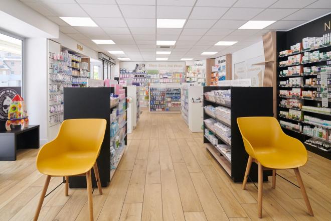relooking agrandissement pharmacie création agencement transfert jbcc agenceur made in France