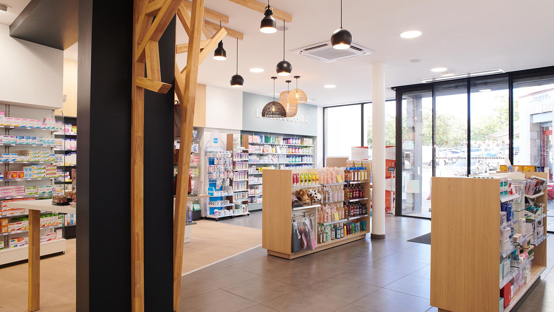 linéaires de pharmacie, décoration intérieure, travaux en pharmacie, JBCC Agenceur, JBCC Agencement, agencement de pharmacie, design de pharmacie, mobilier de pharmacie, architecture commerciale, pharmacie moderne, conception de pharmacie, aménagement de pharmacie, bois écologique, Made in France, Sautron, pharmacie Nantes, mobilier sur mesure, pharmacie 2024, agencement professionnel, innovation en pharmacie, équipe professionnelle, expert en agencement, projet de pharmacie, fabrication française