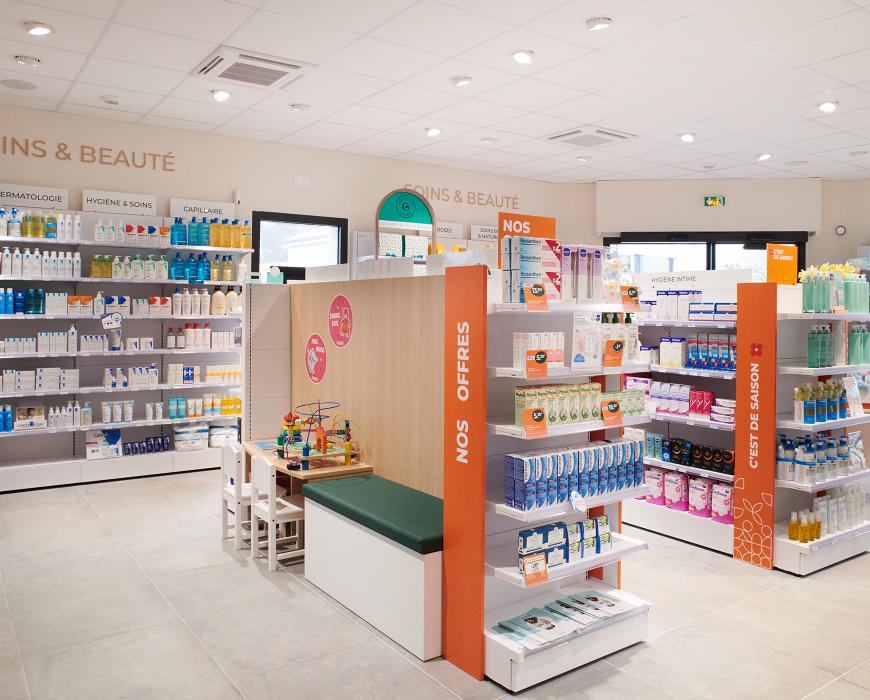 création mobilier transfert aménagement réagencement agencement aménagement relooking bois métal espace enfant maman bébé beauté nature soins bio espaces confidentiels cabine essayage vaccination pharmacie officine surface de vente espace d'attente back office orthopédie comptoir linéaires décoration travaux jbcc agenceur jbcc agencement