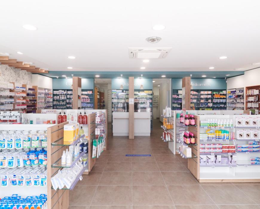 création mobilier transfert réagencement agencement aménagement relooking bois métal espace enfant maman bébé beauté nature soins bio espaces confidentiels cabine essayage vaccination pharmacie officine surface de vente espace d'attente back office orthopédie comptoir linéaires décoration travaux jbcc agenceur jbcc agencement