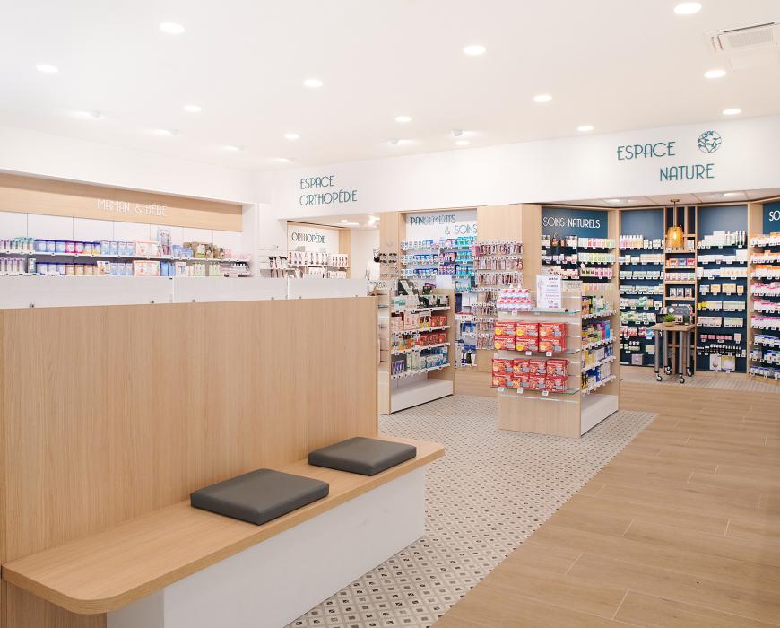 création mobilier transfert aménagement réagencement agencement relooking bois métal espace enfant maman bébé beauté nature soins bio espaces confidentiels cabine essayage vaccination pharmacie officine surface de vente espace d'attente back office orthopédie comptoir linéaires décoration travaux jbcc agenceur jbcc agencement