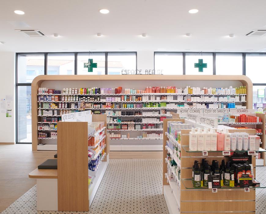 création mobilier transfert aménagement réagencement agencement relooking bois métal espace enfant maman bébé beauté nature soins bio espaces confidentiels cabine essayage vaccination pharmacie officine surface de vente espace d'attente back office orthopédie comptoir linéaires décoration travaux jbcc agenceur jbcc agencement