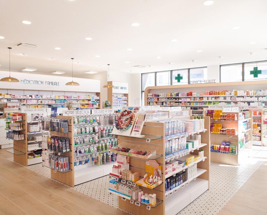 création mobilier transfert aménagement réagencement agencement relooking bois métal espace enfant maman bébé beauté nature soins bio espaces confidentiels cabine essayage vaccination pharmacie officine surface de vente espace d'attente back office orthopédie comptoir linéaires décoration travaux jbcc agenceur jbcc agencement