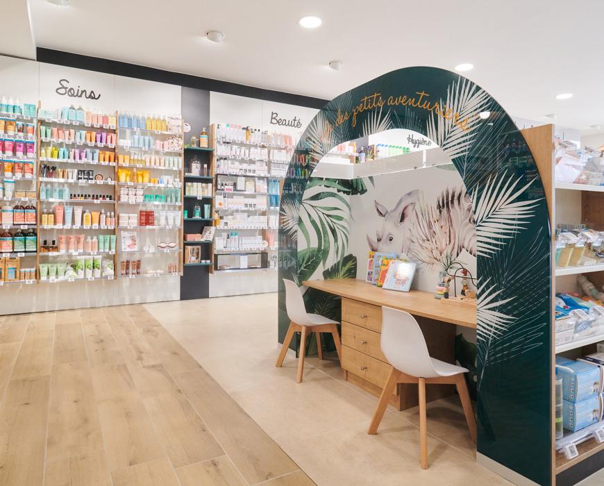 meubles sur mesure pharmacie agencement jbcc moderne tendance coloré