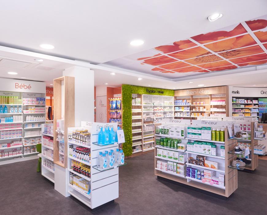 agencement pharmacie blanc bois