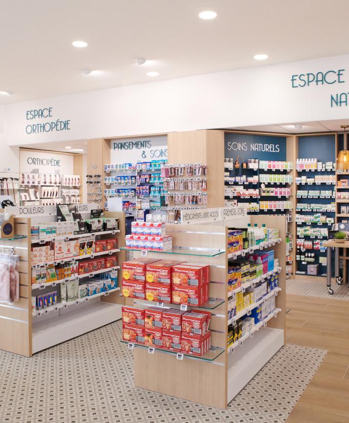 création mobilier transfert aménagement réagencement agencement relooking bois métal espace enfant maman bébé beauté nature soins bio espaces confidentiels cabine essayage vaccination pharmacie officine surface de vente espace d'attente back office orthopédie comptoir linéaires décoration travaux jbcc agenceur jbcc agencement