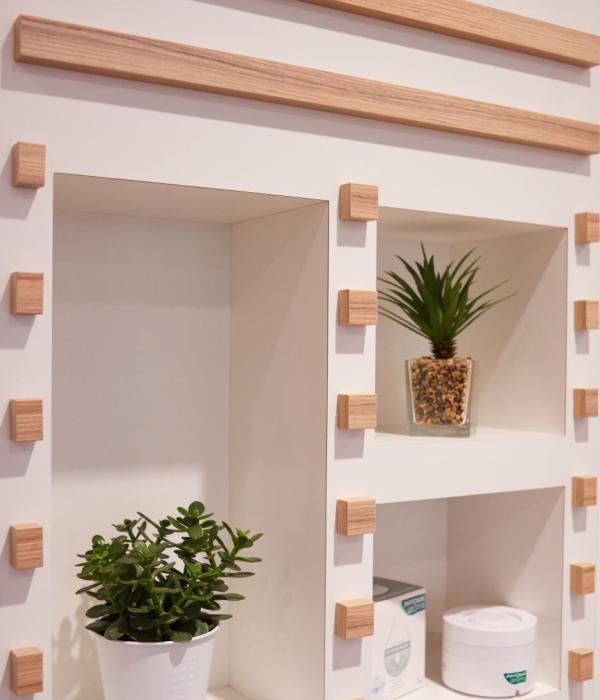 création mobilier transfert réagencement agencement aménagement relooking bois métal espace enfant maman bébé beauté univers nature soins bio espaces confidentiels cabine essayage vaccination pharmacie officine surface de vente espace d'attente back office herboristerie tisanerie aromathérapie mad orthopédie comptoir linéaires décoration travaux sur-mesure fabrication française made in france coiffure optique JBCC jbcc agenceur 